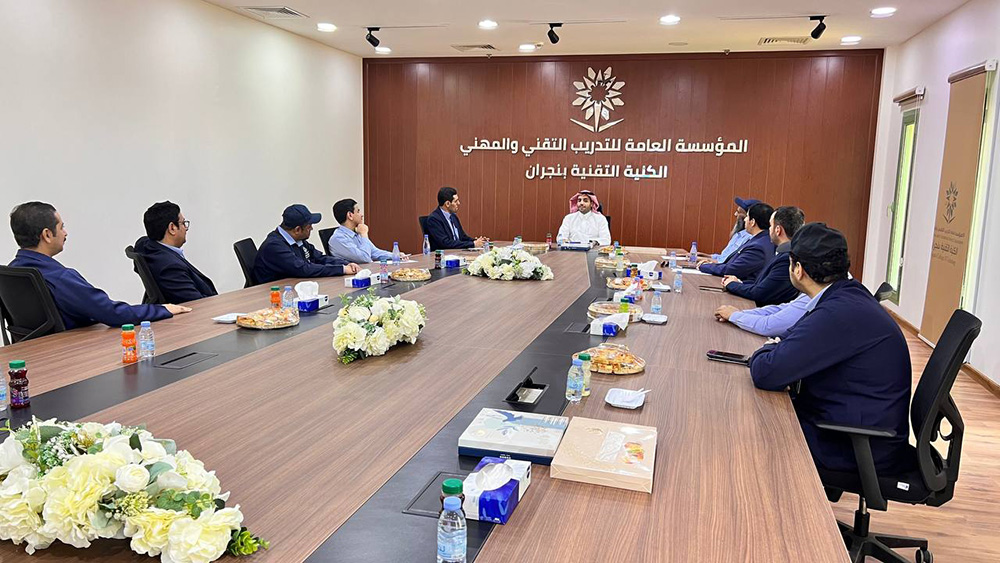 زيارة مشرف الكليات